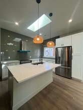 Building Photo - 1075 Irving St