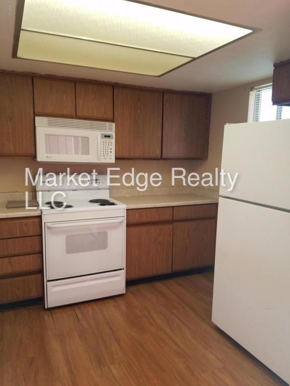 Building Photo - 2 Bed/2 Bath at 51st Ave/Northern