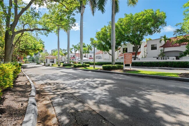 Foto del edificio - 21012 NE 34th Ct