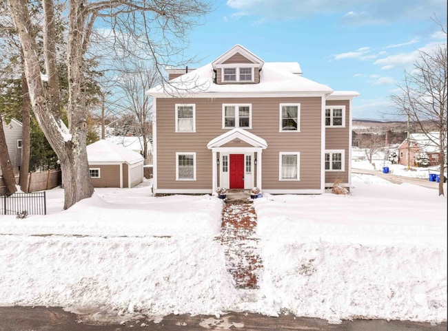 Building Photo - 2484 Elm St