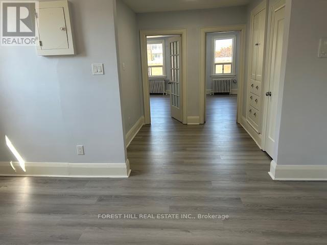 Photo du bâtiment - 411-411 Spadina Rd