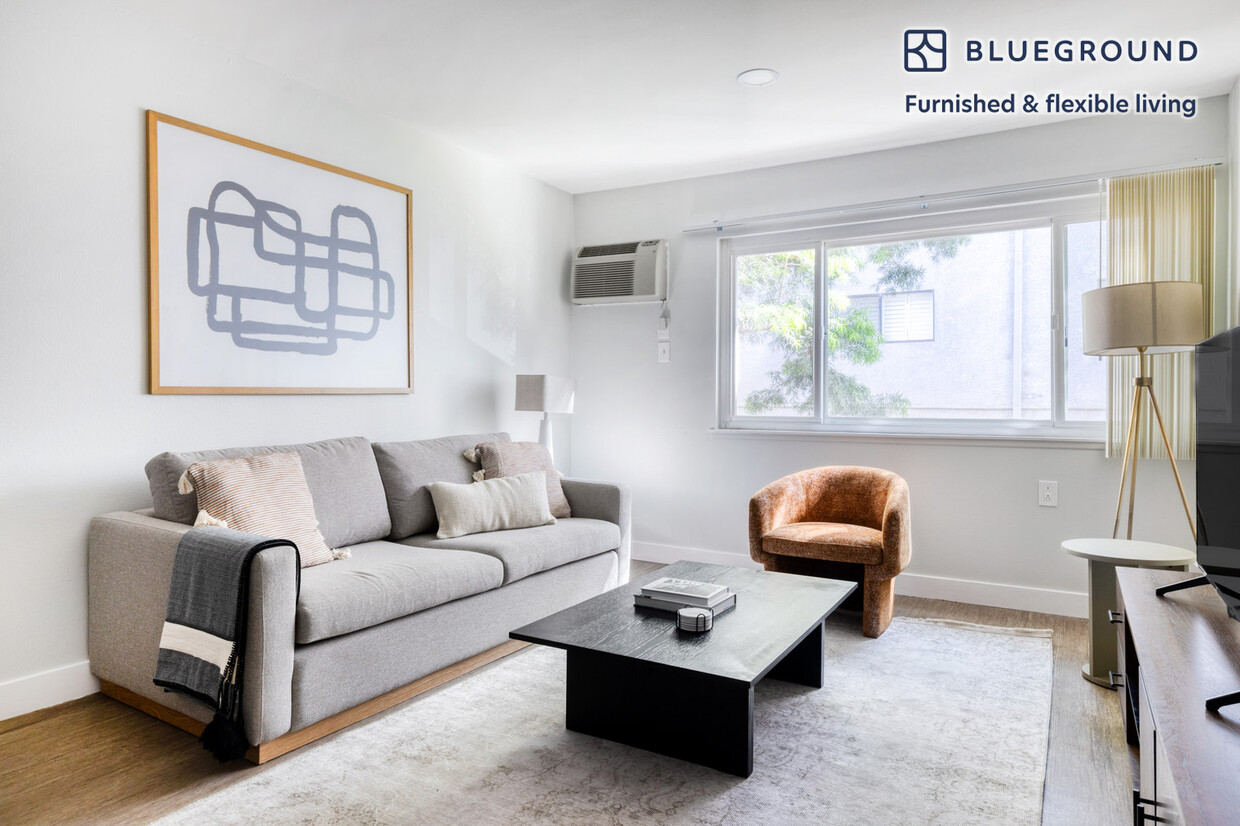 Foto principal - 5405 Lindley Ave