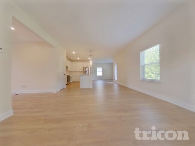 Foto del edificio - 446 Cantrell Dr