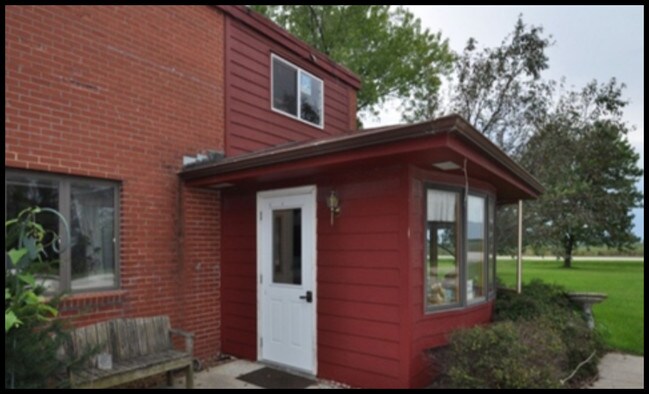 Building Photo - 2490 Prairieview Ave
