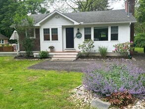 Building Photo - 36 Whedon Ln