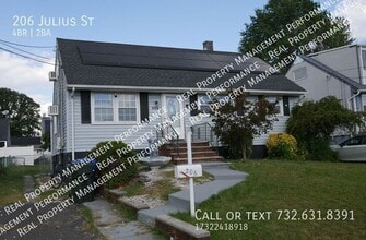 Building Photo - 206 Julius St