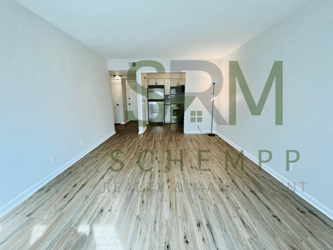 Photo - Remodeled one bedroom condo off Gardiner Lane with pool access