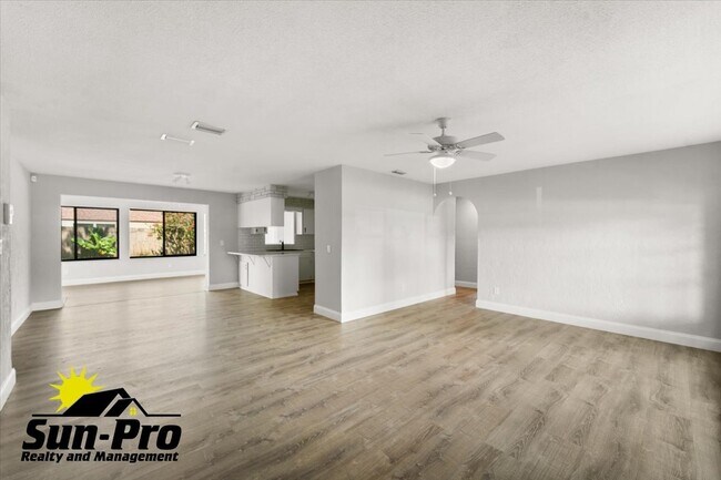 Building Photo - 525 Legume Dr