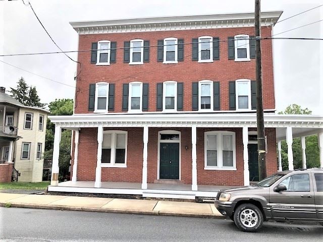 Foto principal - 47 E Main St