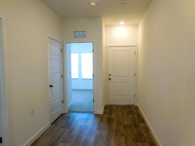 Foto del edificio - 6062 E Ramona Wy