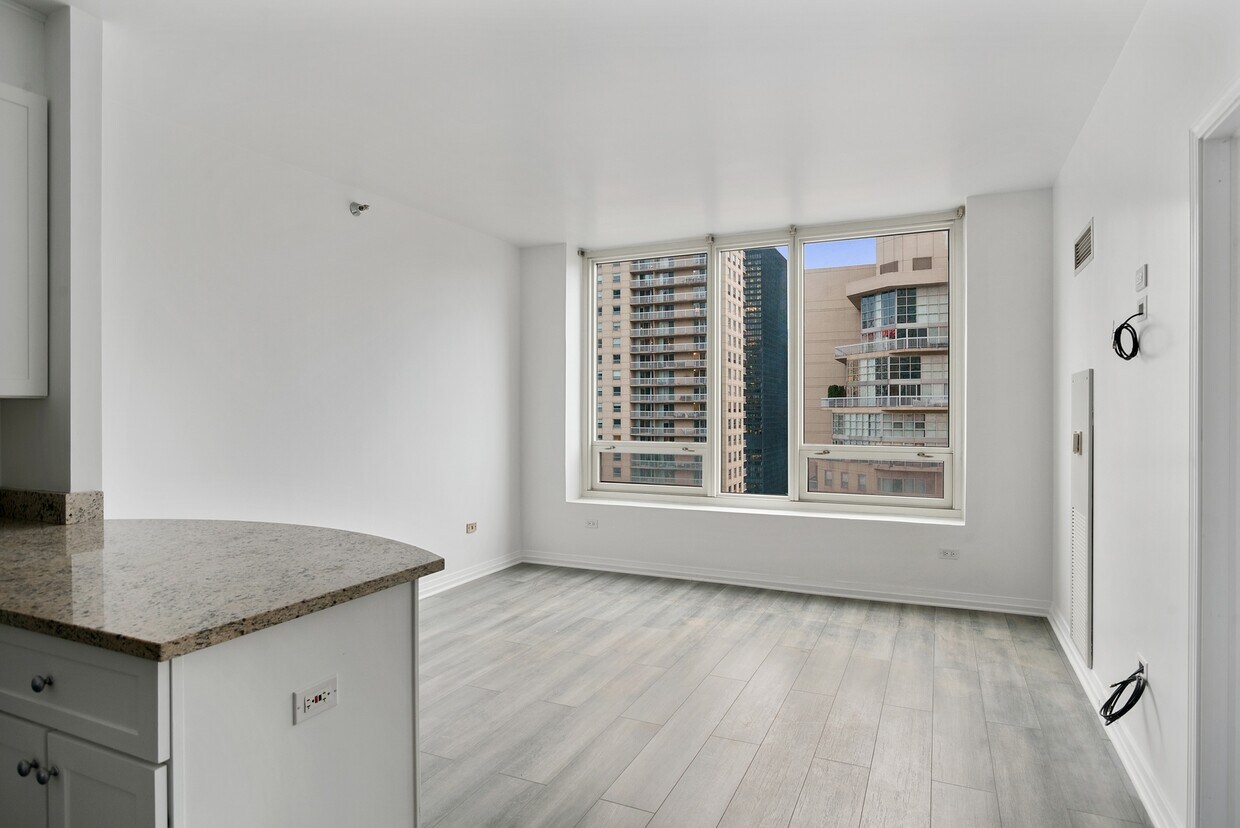 Foto principal - 33 W Ontario St