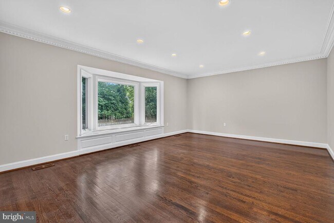 Building Photo - 6216 Goodview St
