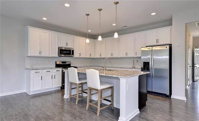 Building Photo - 4715 Minutemen Way