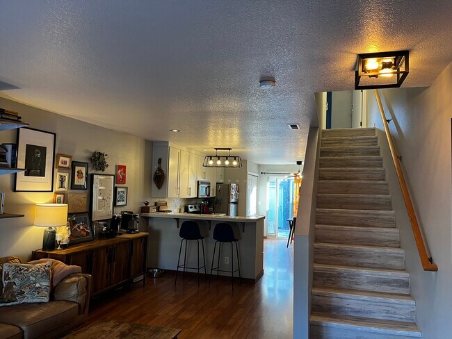 Building Photo - 3718 SE 33rd Pl