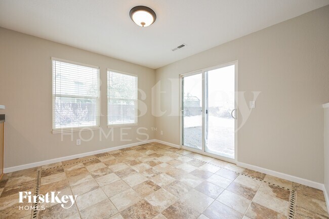 Foto del edificio - 243 Silver Spur Ct