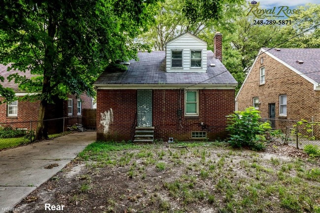 Building Photo - 3 br, 1.5 bath House - 16189 W Parkway St