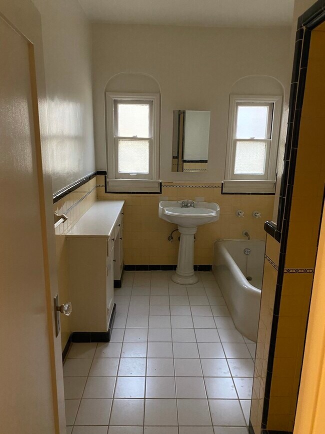 Bathroom - 410 N Stanley Ave