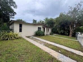 Building Photo - 13845 NW 5th Ave