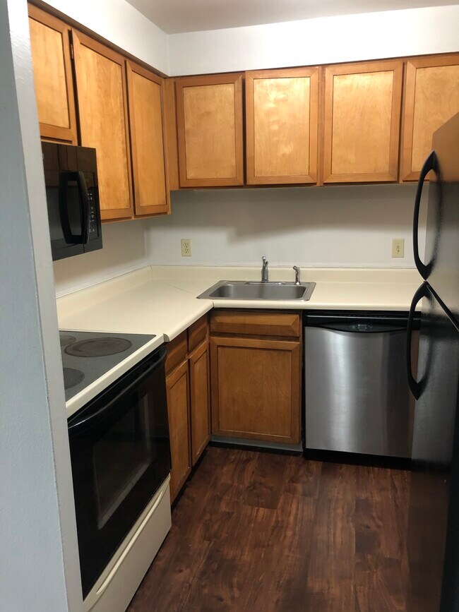 Kitchen - 1260 York St