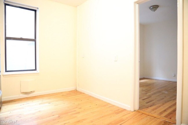 Building Photo - 142 S 9th St