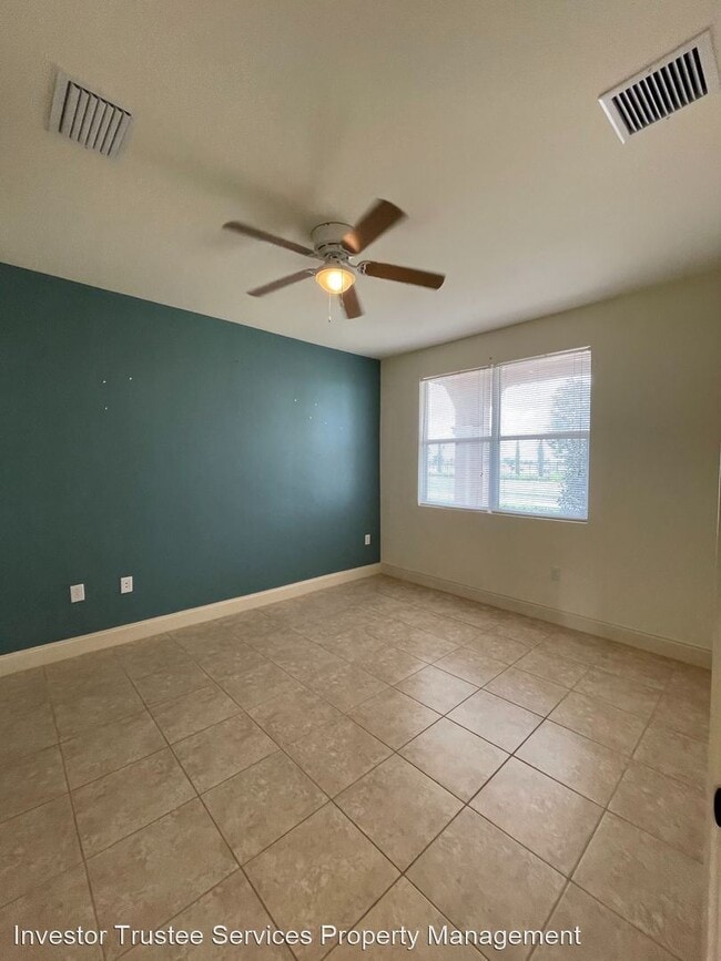 Building Photo - 4 br, 3.5 bath House - 2386 Bella Vista Dr