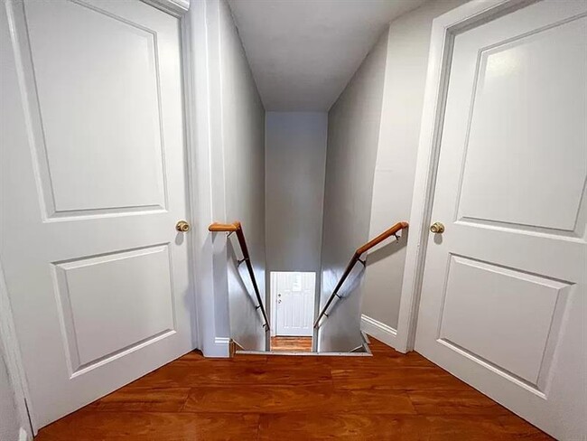 Building Photo - Beautiful 4 Bedrooms and 2 bat