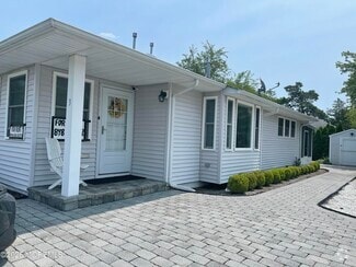 Building Photo - 3 Yellowstone Dr