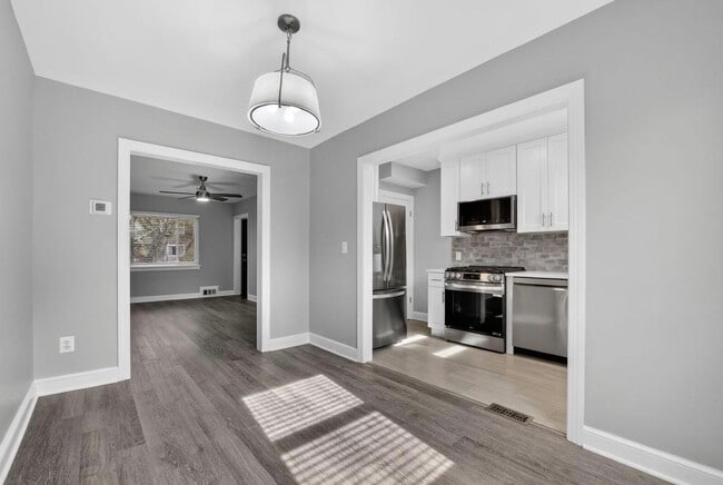 Building Photo - Totally Updated 3 + 2 on Crittenden