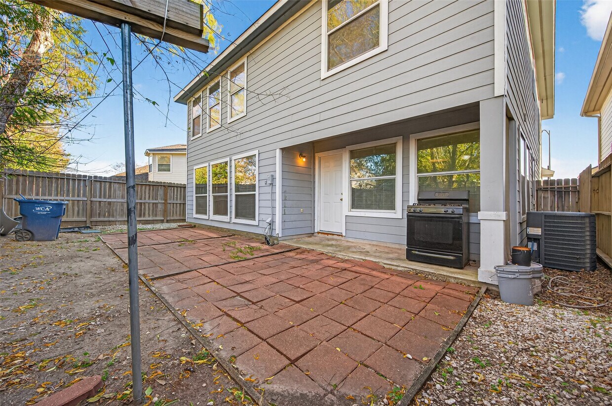 Building Photo - 3006 Palace Oaks Dr