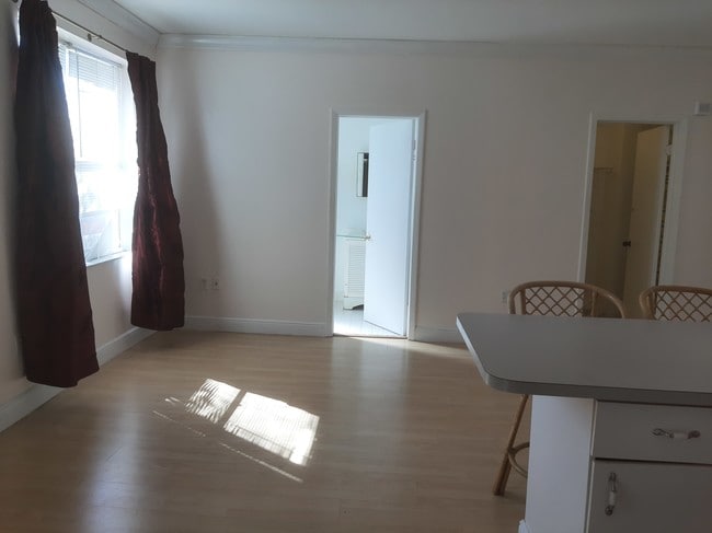 Se quitarán las cortinas - 1502 Jefferson Ave