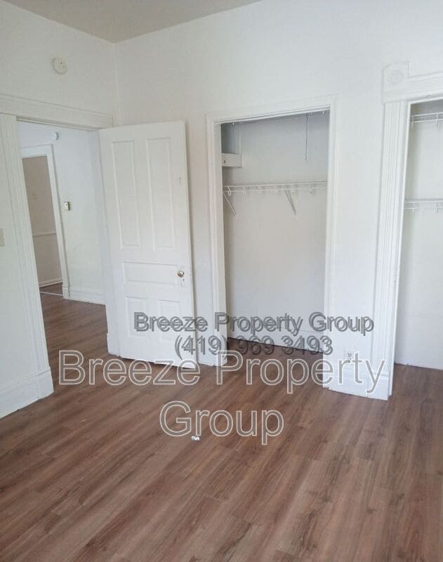 Building Photo - 323 Champion St