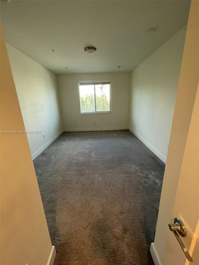 Foto del edificio - 6416 NW 102nd Ct