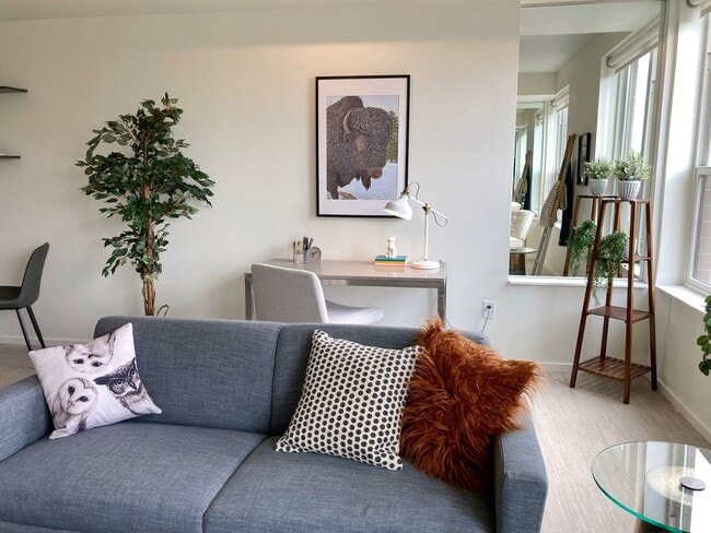 Interior Photo - Renaissance Lofts