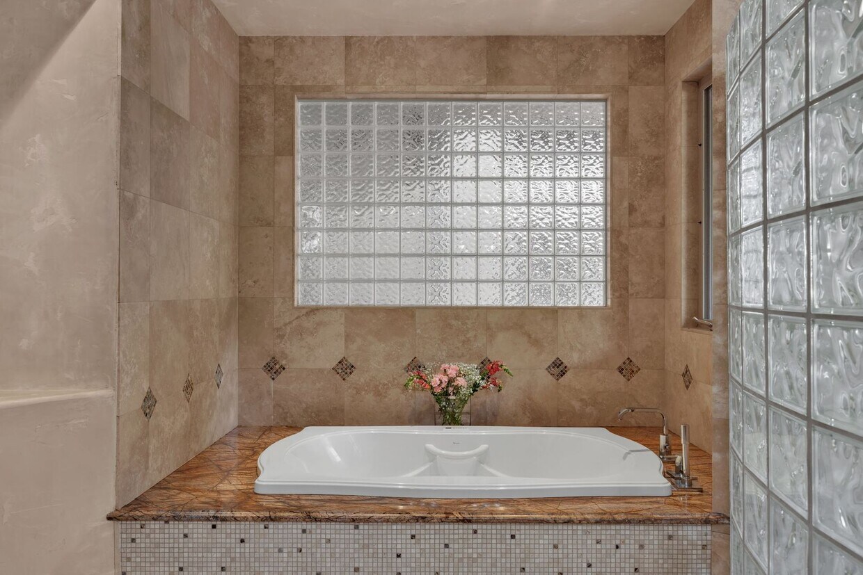 Foto principal - Island Elegance: 4-Bedroom Luxury Retreat ...