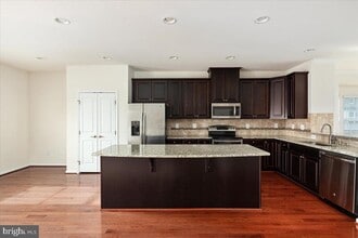 Building Photo - 139 Hornbeam Dr