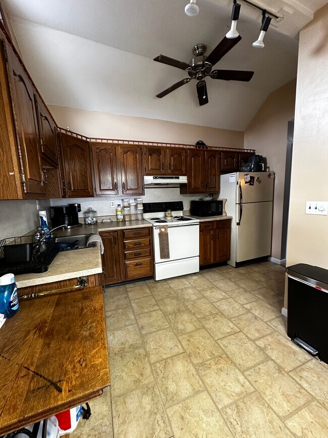 2-van-ness-st-unit-b-waterford-ny-12188-apartments-in-waterford-ny