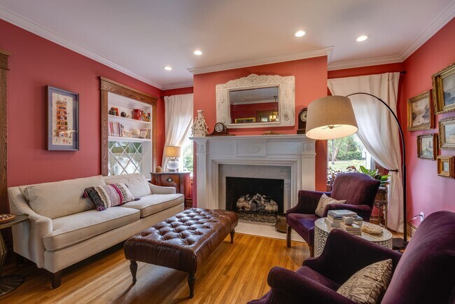 Foto del edificio - 1715 Cedar Ln