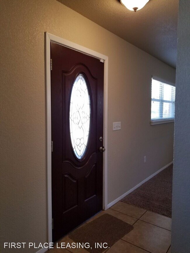 Building Photo - 3 br, 2 bath House - 913 W. Yucca Dr.