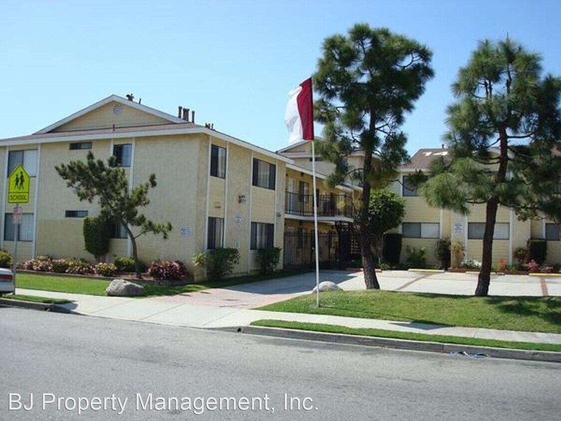 Primary Photo - 2 br, 2 bath Apartment - 14501 Cerise Ave.
