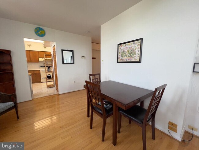 Foto del edificio - 825 N 29th St