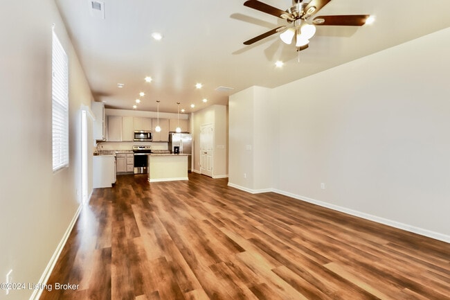 Building Photo - 443 Vildana Wy