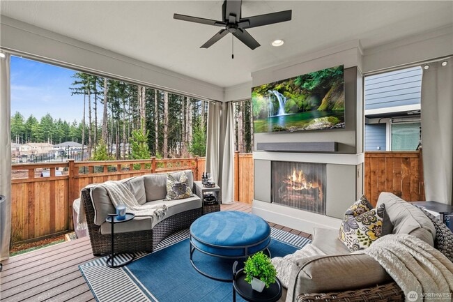 Building Photo - Stunning Modern Home in Black Diamond