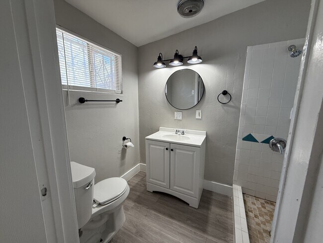 Foto del edificio - 1817 San Luis St