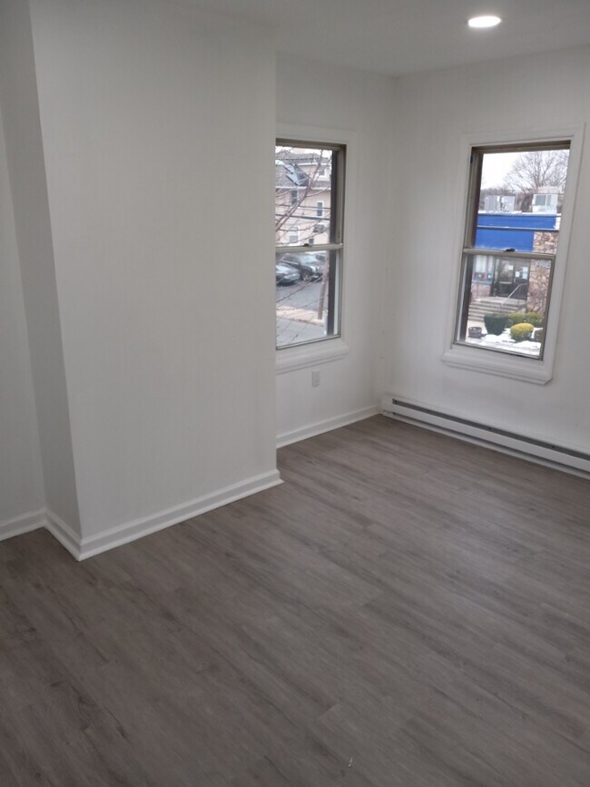 Living Room - 130 Atlantic St