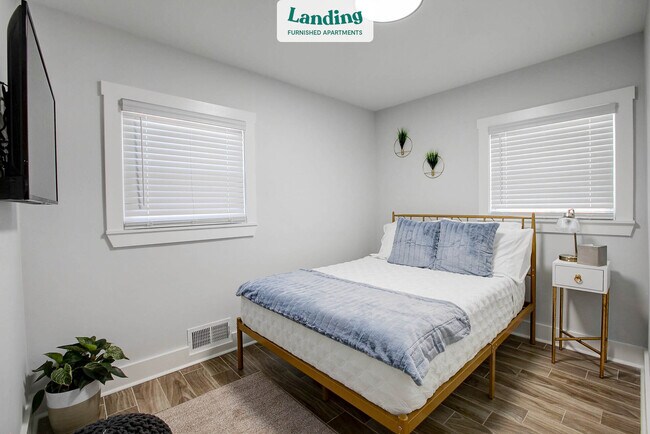 Foto del edificio - 3834 Lakeshore Dr