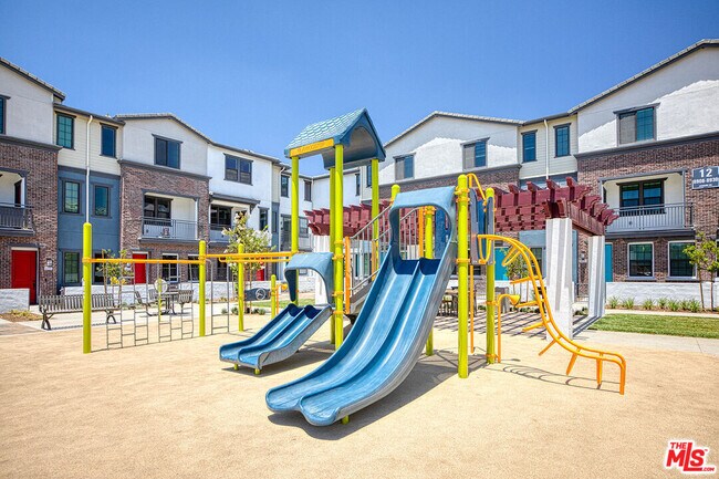 Foto del edificio - 6929 Alderwood Ave