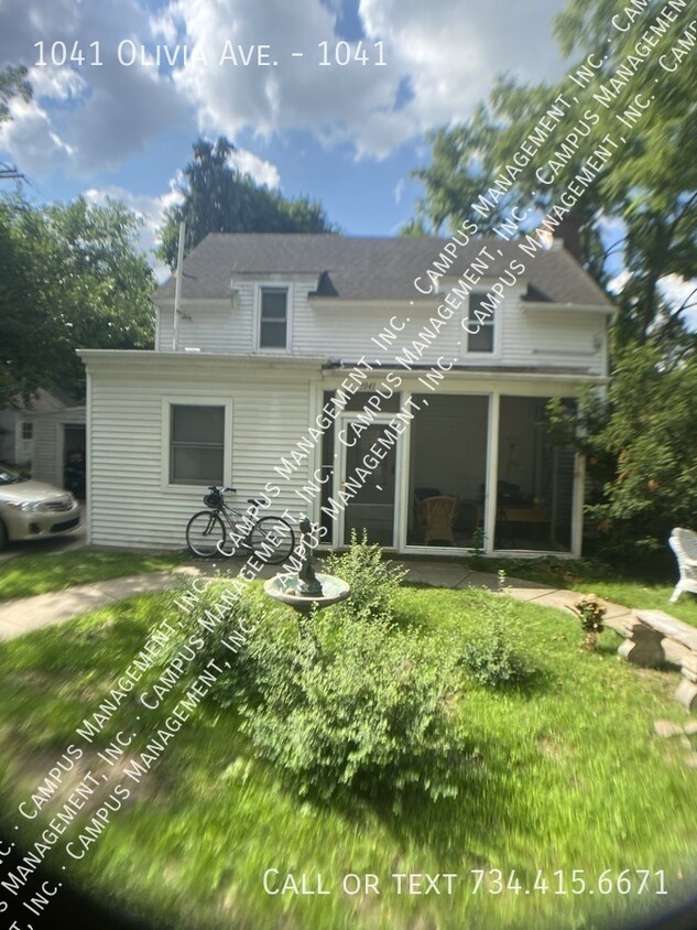 Primary Photo - 4 BR Carriage House just south of Hill St.