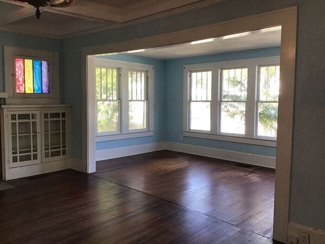Building Photo - 2/2 Near Canal - NSB Available Now!