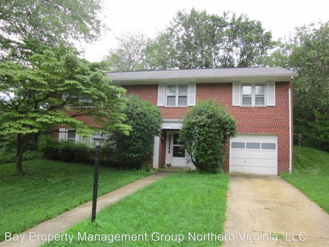 Foto principal - 3 br, 3 bath House - 932 ASHTON ST N.