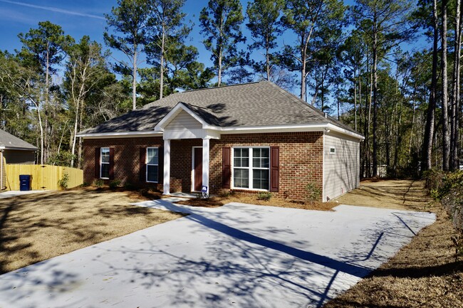 Building Photo - 25 Nomad Cir